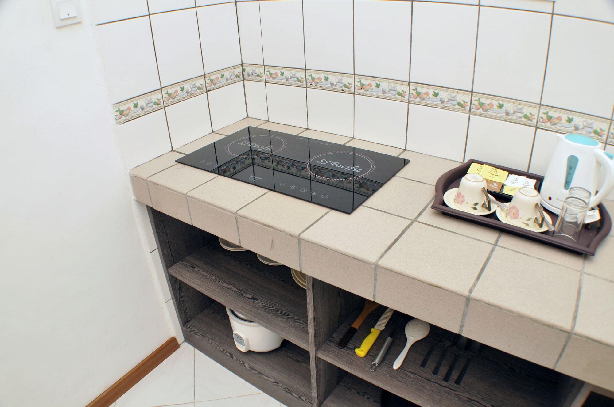 Promenade Service Apartment Kota Kinabalu Kültér fotó