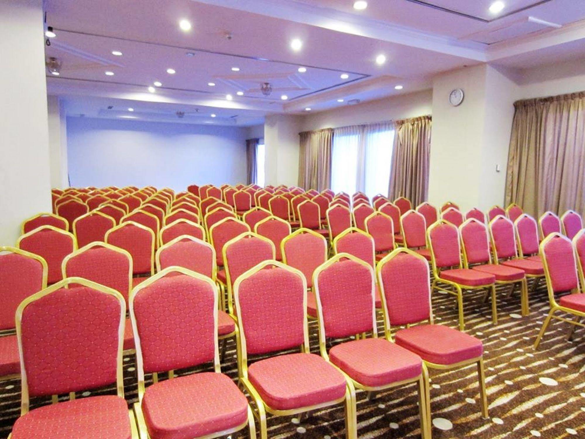 Promenade Service Apartment Kota Kinabalu Kültér fotó